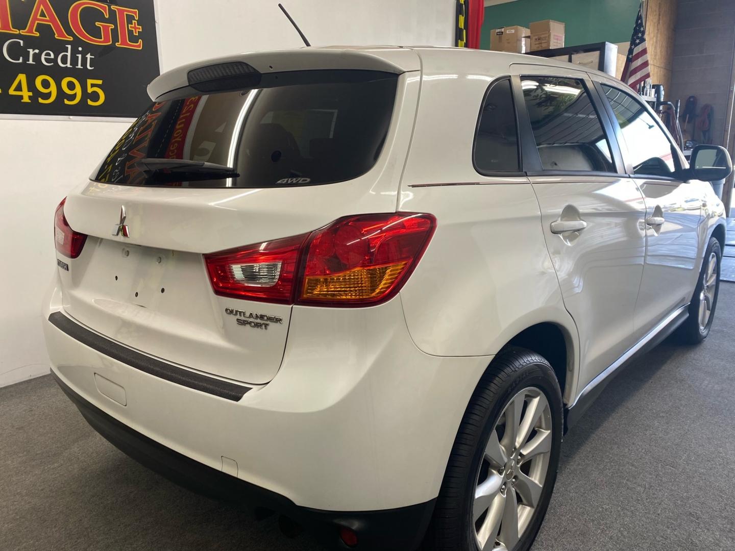 2015 WHITE /Gray Mitsubishi Outlander Sport (4A4AR3AUXFE) , located at 533 S West End Blvd., Quakertown, PA, 18951, (877) 257-4995, 40.343994, -75.303604 - INCLUDED IN THE SALE PRICE OF EVERY VEHICLE: 48 Hour Money Back Guarantee 6 Month - 6,000 Mile Warranty Brand New PA State Inspection & Emission $10 Oil Changes for the Life of the Loan Complete CARFAX - Photo#3